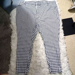 Terra & Sky, Ankle Straight Legs Pant Size: 4X, Black & White colors